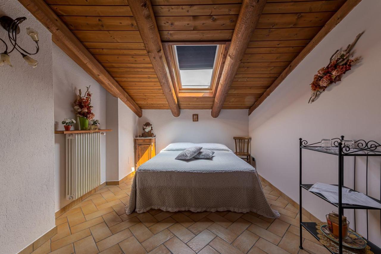 サルッツォ Agriturismo Il Nido Di Baccoヴィラ エクステリア 写真
